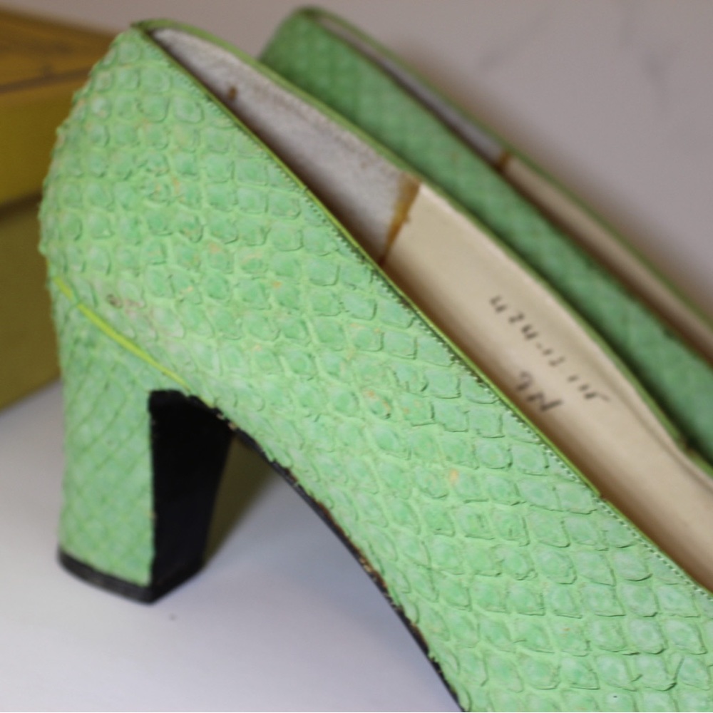 Vintage Felipe pumps size 9